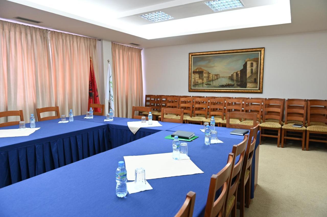 Hotel Liss Lezhe Bagian luar foto