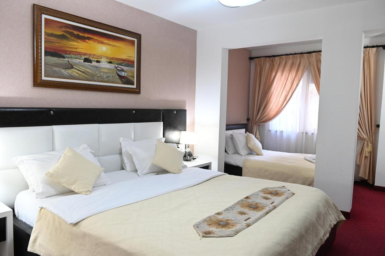 Hotel Liss Lezhe Bagian luar foto