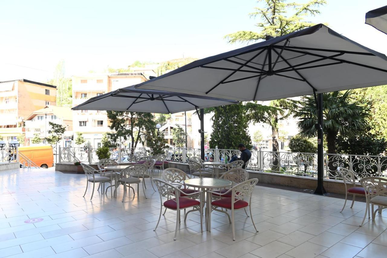 Hotel Liss Lezhe Bagian luar foto