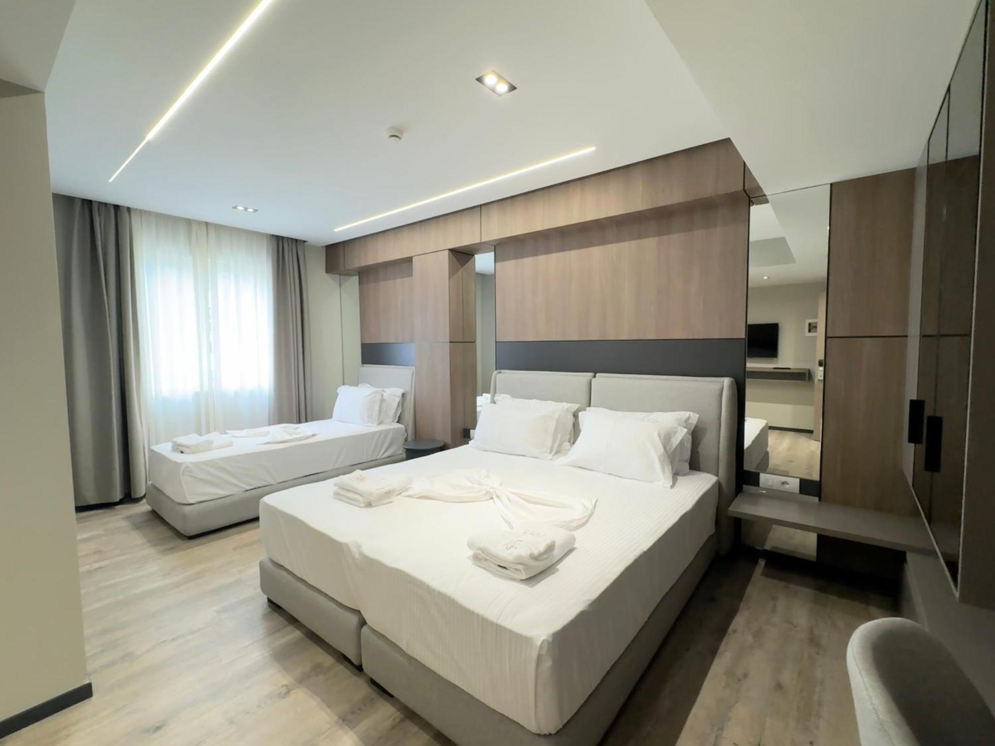 Hotel Liss Lezhe Bagian luar foto