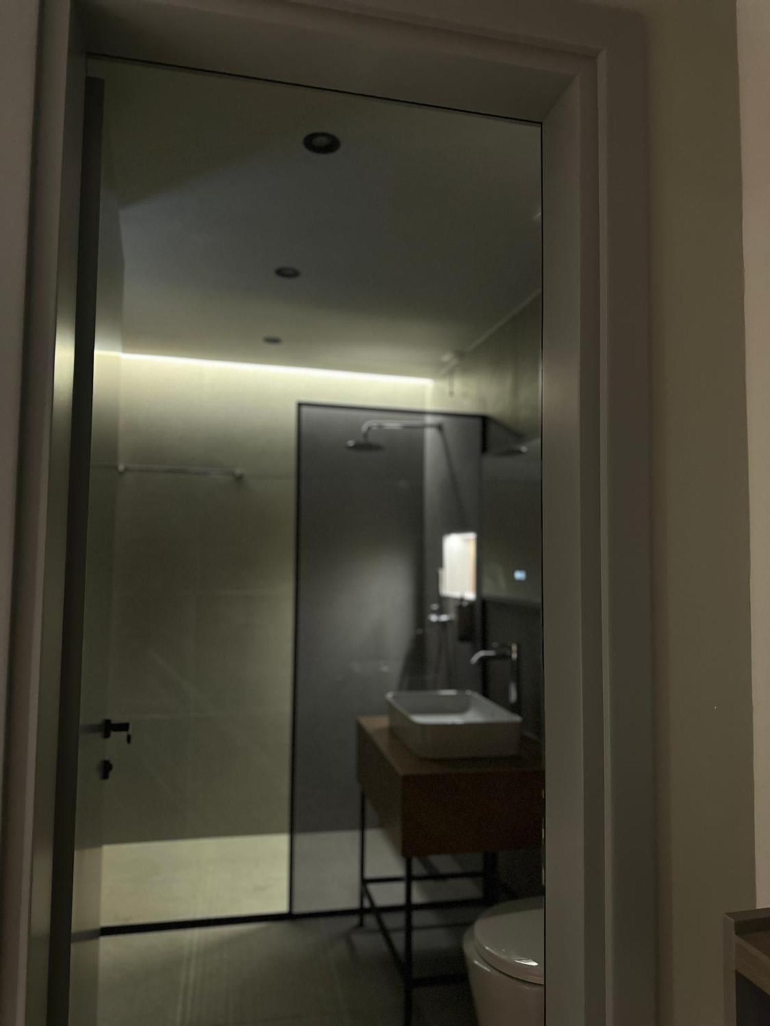 Hotel Liss Lezhe Bagian luar foto