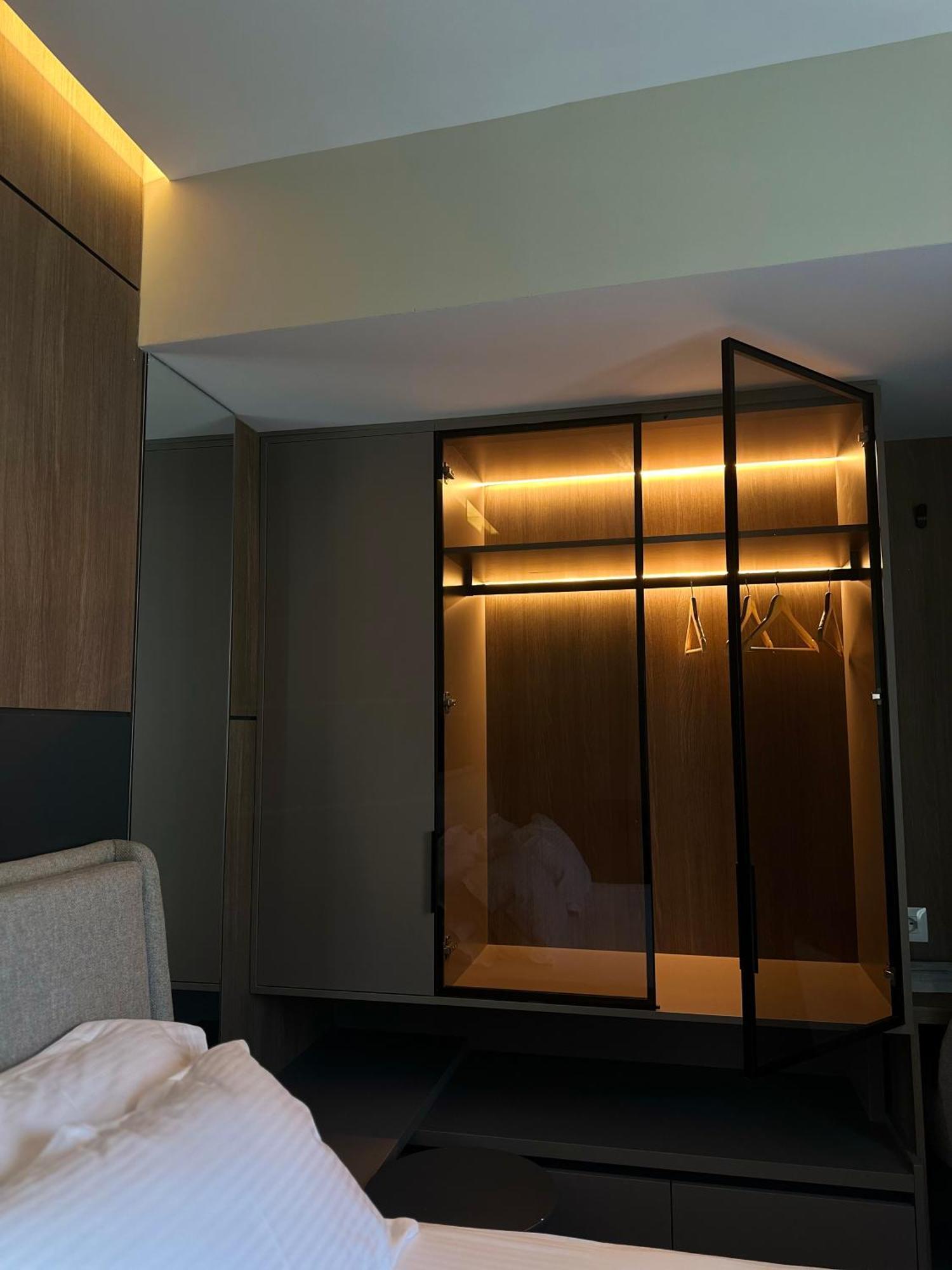 Hotel Liss Lezhe Bagian luar foto